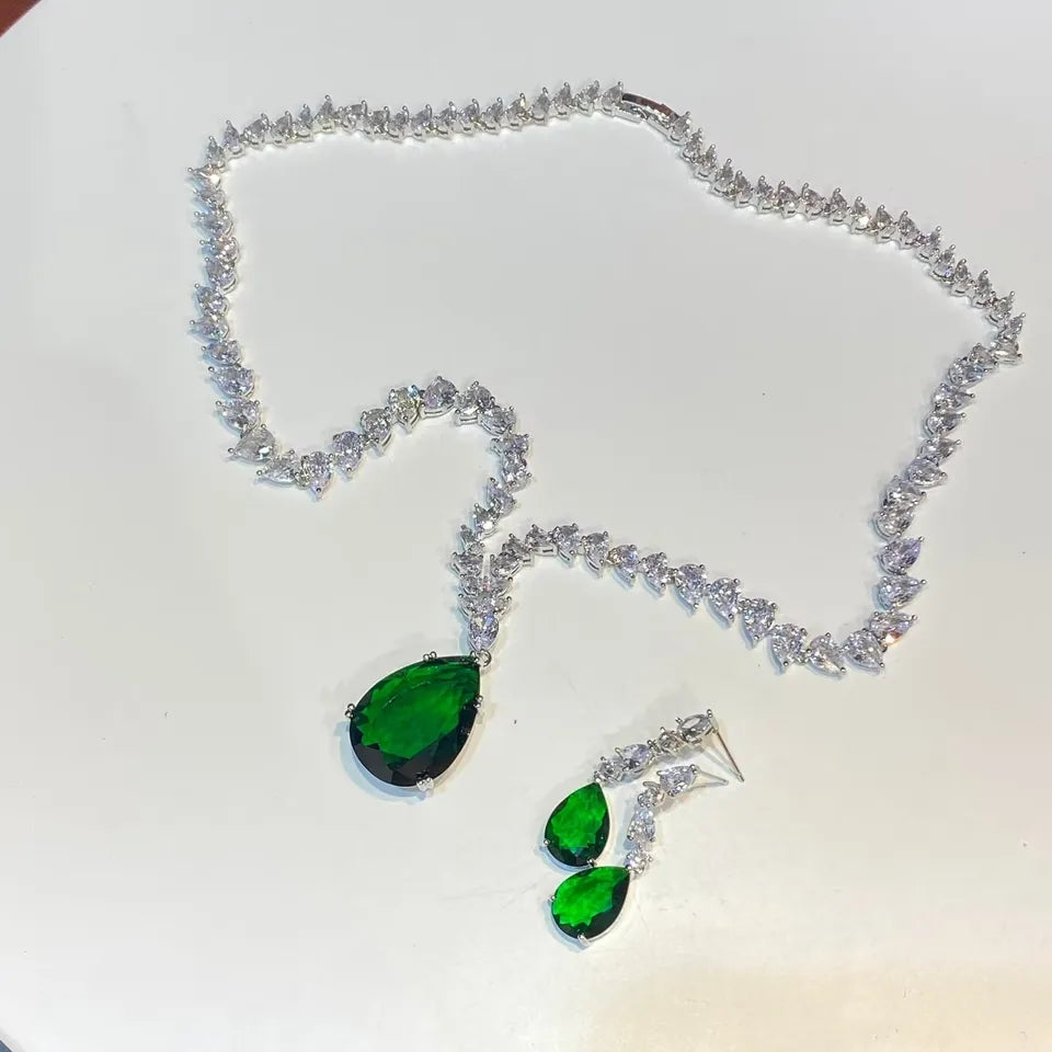 *PRE-ORDER* APROHDITE Crystal Pendant Set- Emerald Green